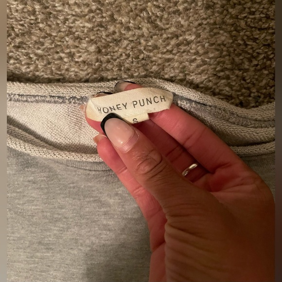 Honey Punch Gray Cropped Crewneck - Picture 3 of 3